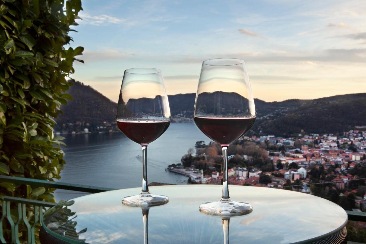 Como Lake Panorama Apartment Sveva เชอร์นอบบิโอ ภายนอก รูปภาพ